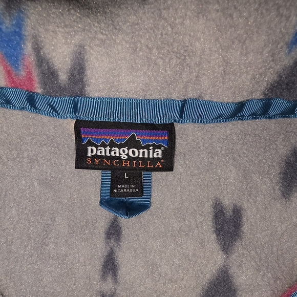 Patagonia Synchilla Gray Vest with Pink and Blue Accents - Picture 2 of 2